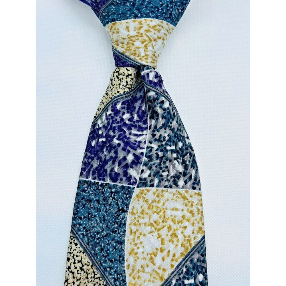Bob Mackie 100% Silk Tie‎ Men Geometric 58"L 4"W.